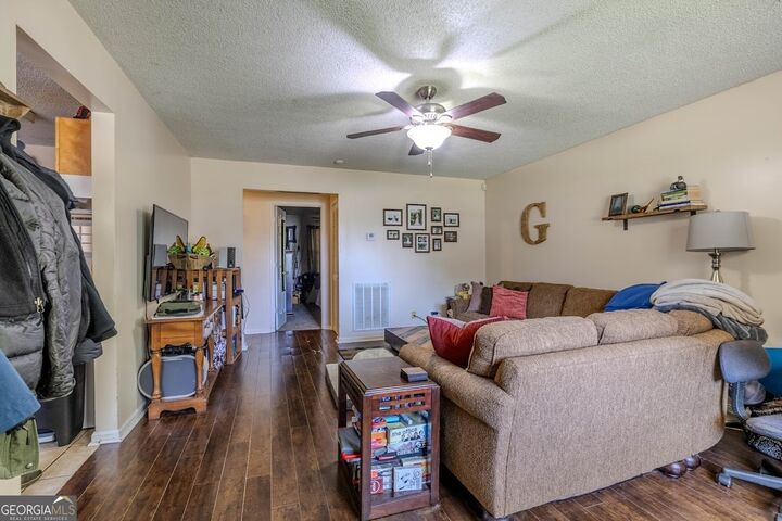 Property Photo:  15 Oakcrest Trail NE  GA 30165 