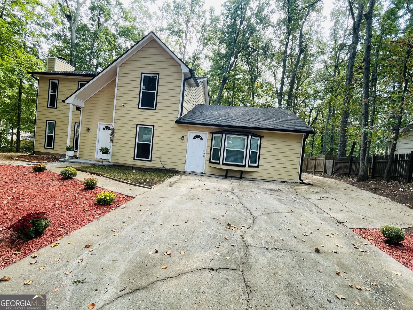 Property Photo: 7156 Whitfield Drive GA 30296