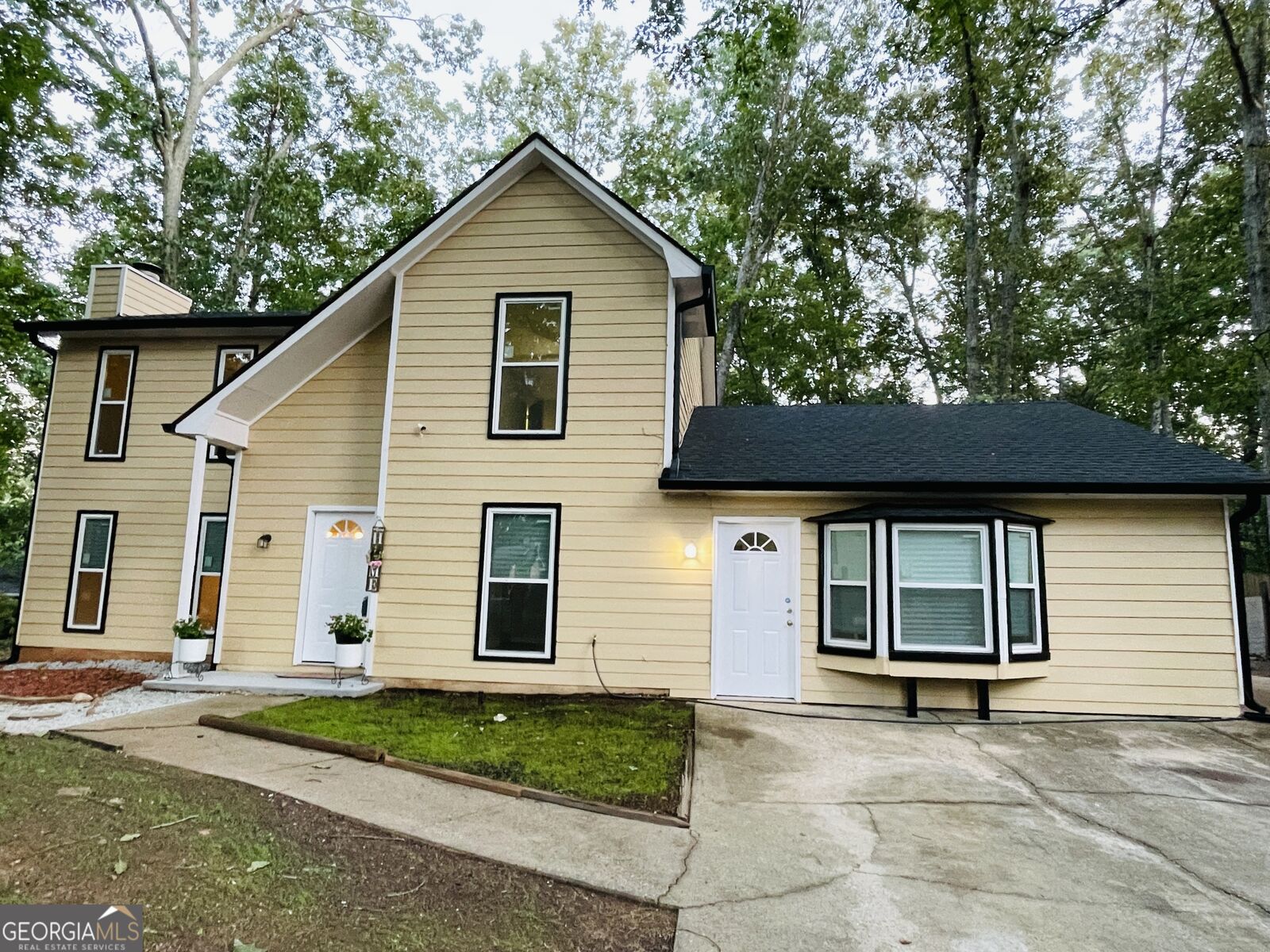 Property Photo: 7156 Whitfield Drive GA 30296