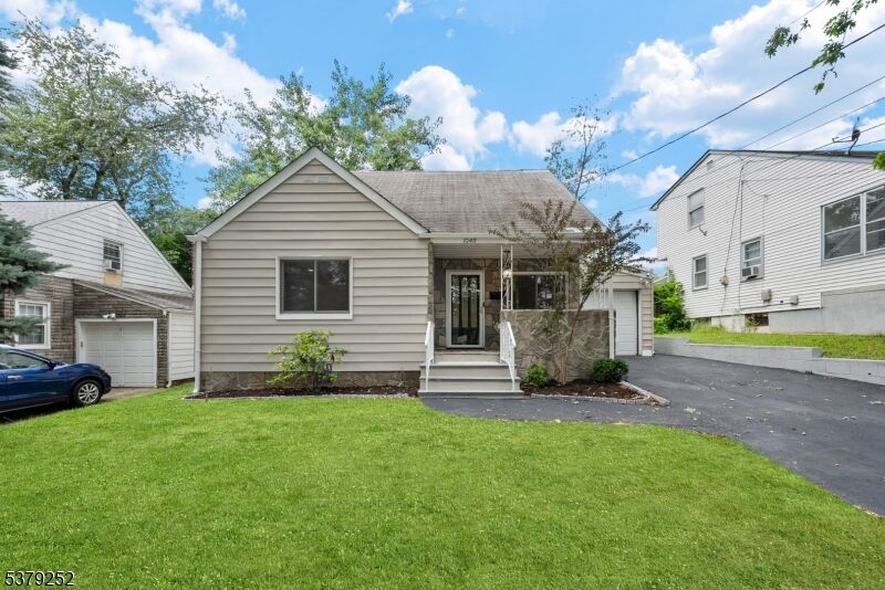 Property Photo: 1048 Chester St NJ 07205