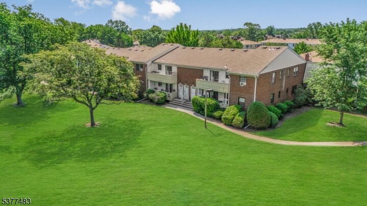 Property Photo:  814 Victoria Court  NJ 08844 