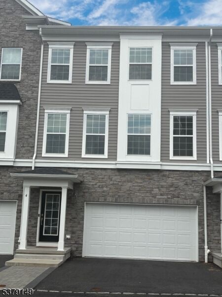 Property Photo:  4 McCluskey Pl  NJ 07950 