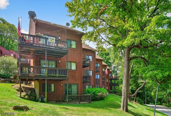 Property Photo: 3 Red Lodge Dr 1 NJ 07462