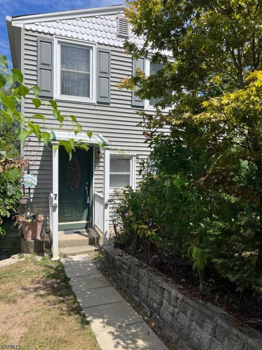 Property Photo: 7 Wildrose Rd NJ 07438