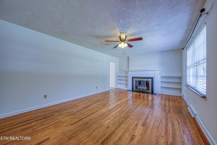 Property Photo:  509 N Maple St  TN 37801 
