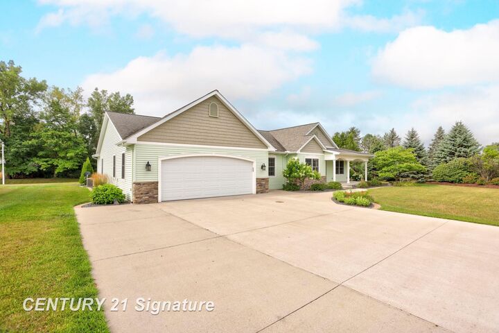 Property Photo: 9983 Garner Lane MI 48623