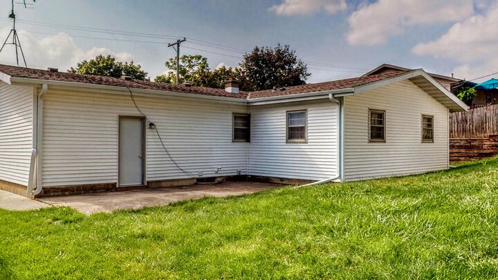 Property Photo: 312 S Marshall Ave WI 53549