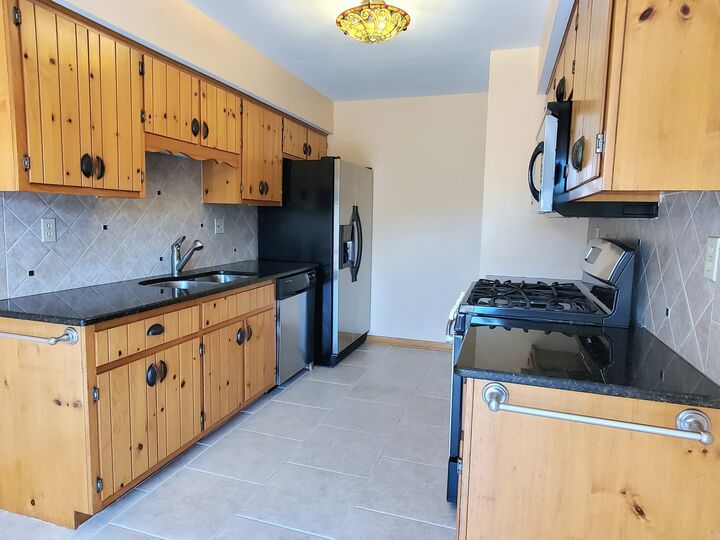 Property Photo:  718 Lake Road  IL 60451 