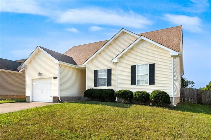 Property Photo: 547 Fox Trot Dr TN 37042