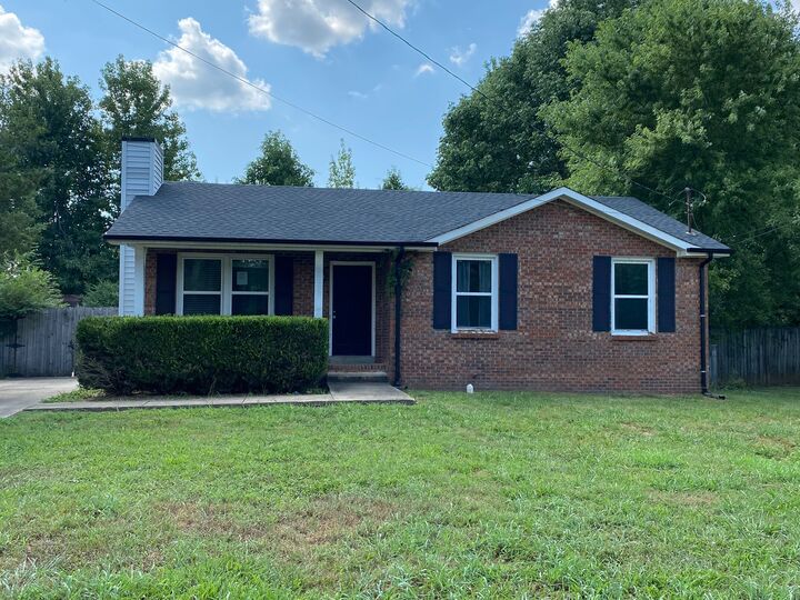 392 Roselawn Dr  Clarksville TN 37042 photo
