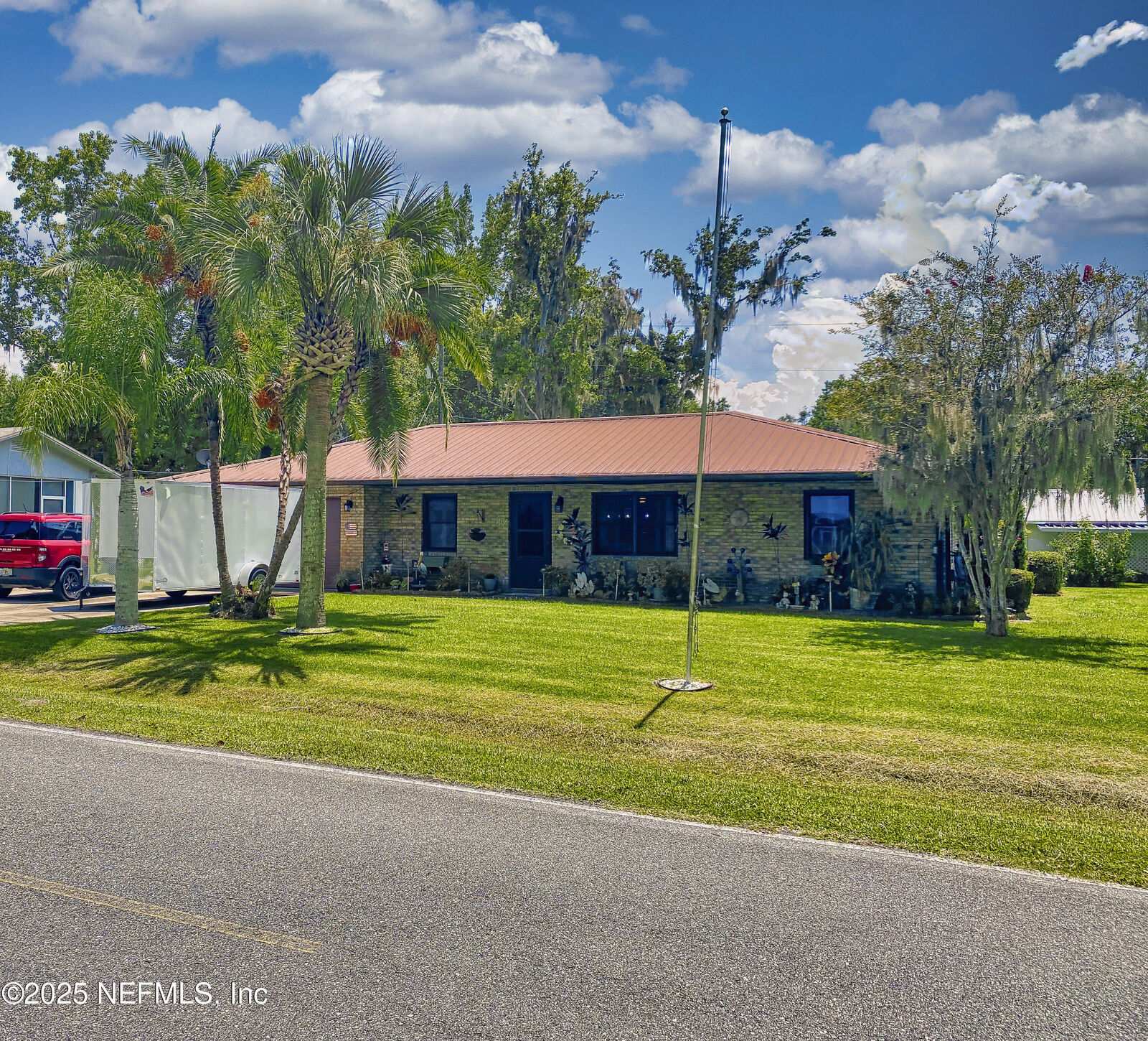 Property Photo: 205 Park Avenue FL 32112