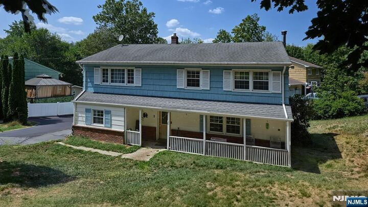 Property Photo:  5 Wolfe Drive  NJ 07465 