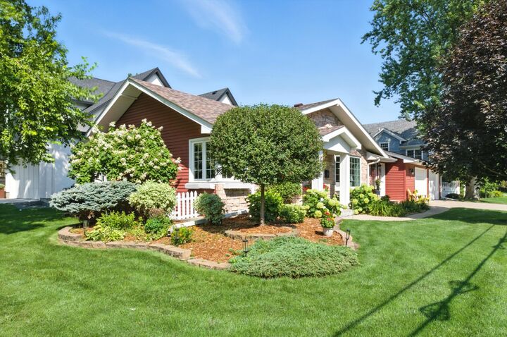Property Photo: 5544 Saint Johns Avenue MN 55424