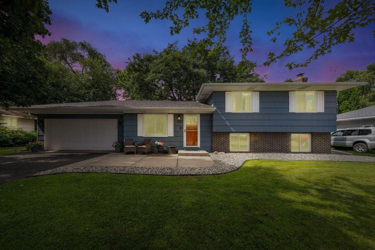 Property Photo:  16573 Flagstaff Way W  MN 55068 