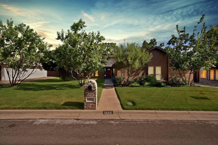 1023 Auburn Drive  Arlington TX 76012 photo