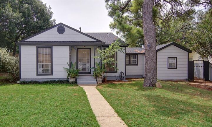 Property Photo: 1006 Calaveras Street TX 76450