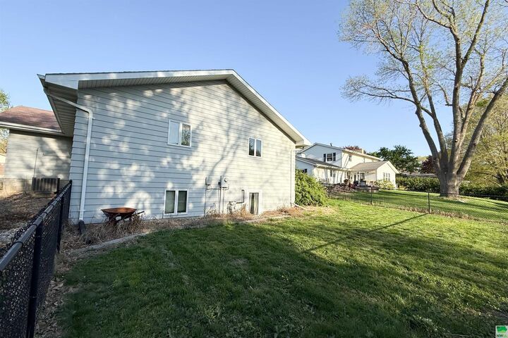 Property Photo:  1239 2nd Ave SW  IA 51031 