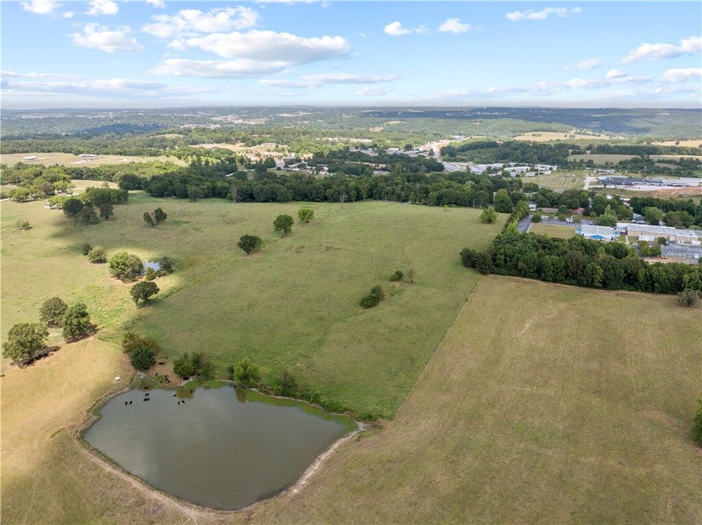 Property Photo:  501 Rathel Street  AR 72601 