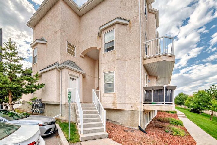 Property Photo:  50 Westland Road 302  AB T1S 2G4 
