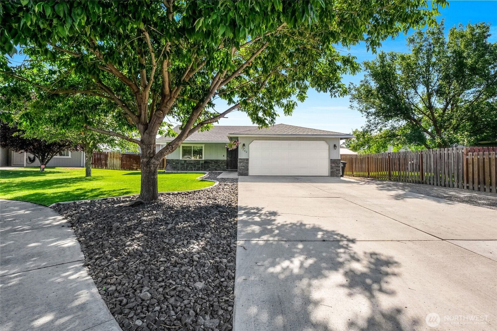 Property Photo: 1730 W Mockingbird Street WA 98837
