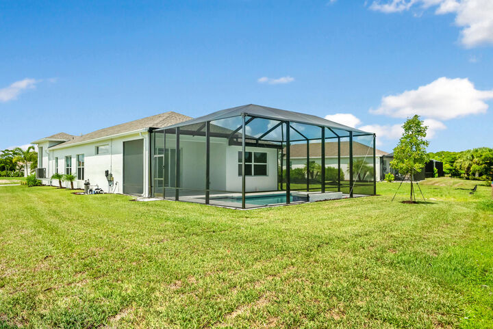 Property Photo:  2148 Falls Manor  FL 32967