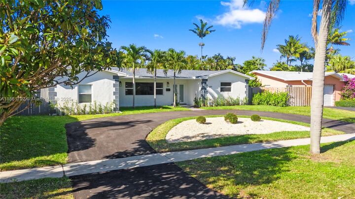 Property Photo:  5401 Fillmore St  FL 33021 