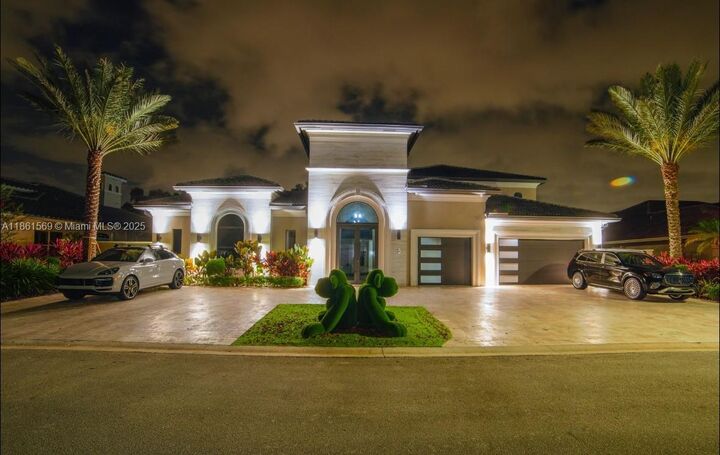 541 E Enclave Cir E  Pembroke Pines FL 33027 photo