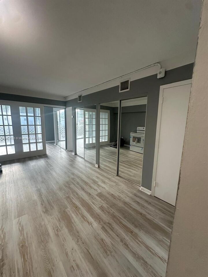 Property Photo:  1400 Pennsylvania Ave 16  FL 33139 