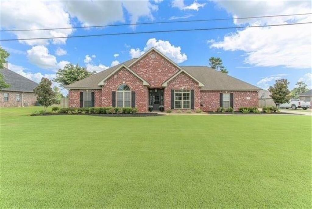 Property Photo:  827 S Kade Lane S  LA 70605 