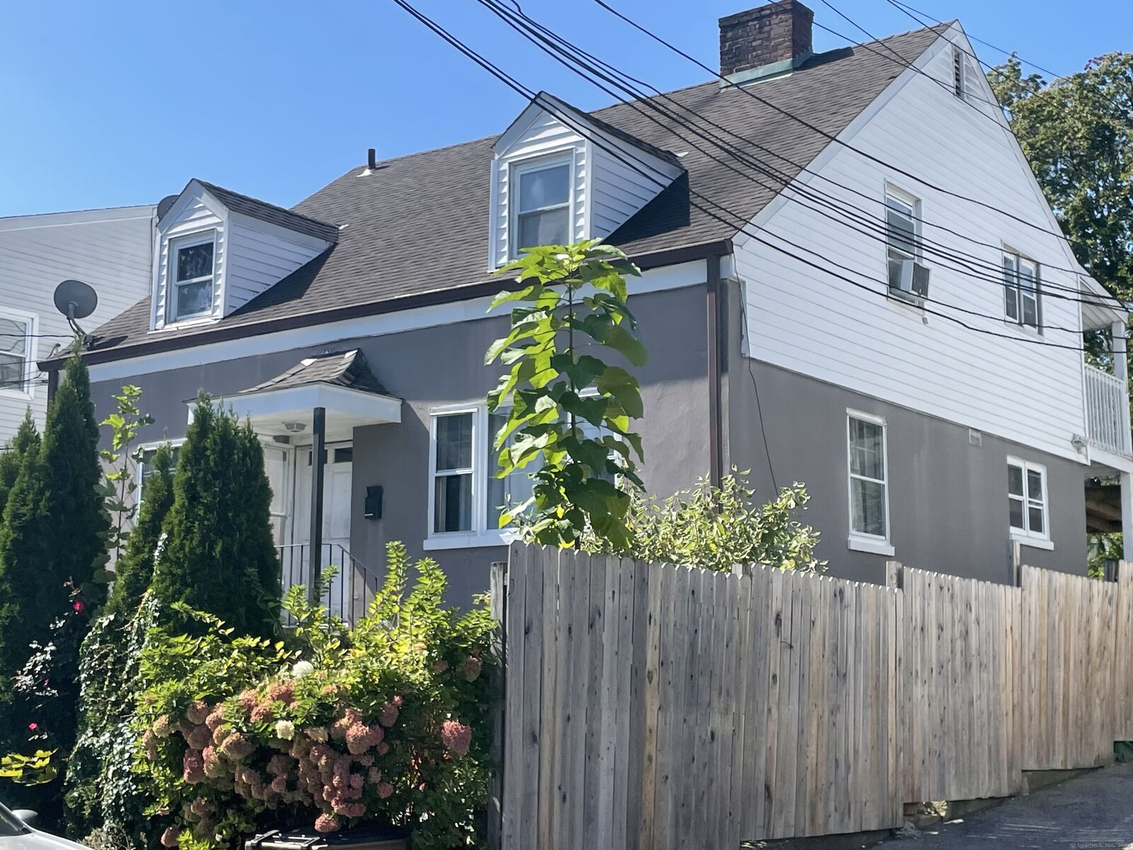Property Photo:  28 Anderson Street  CT 06902 
