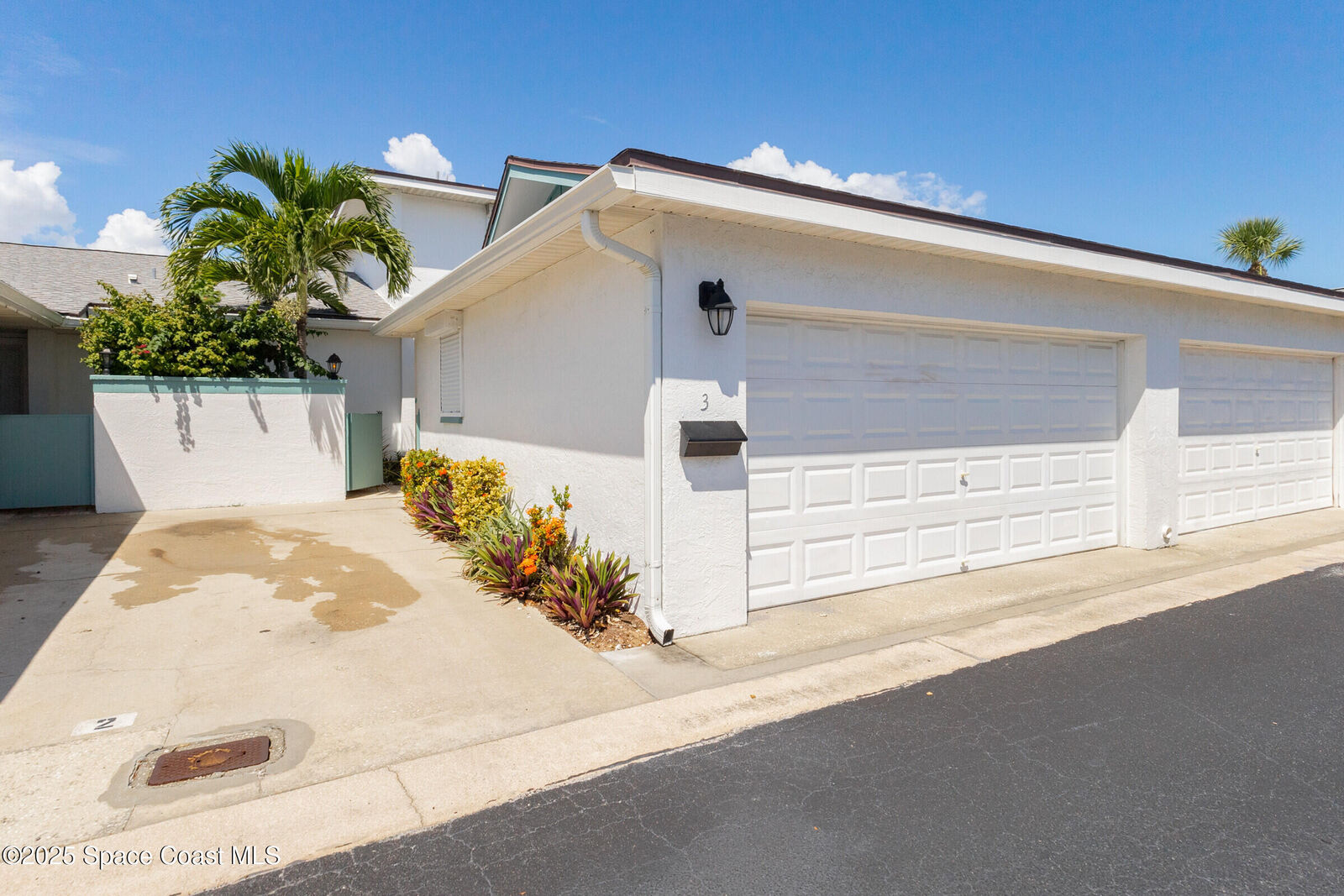 Property Photo: 290 Paradise Boulevard FL 32903