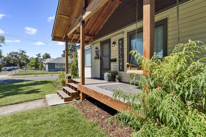 Property Photo:  1703 E Providence Ave  WA 99207 