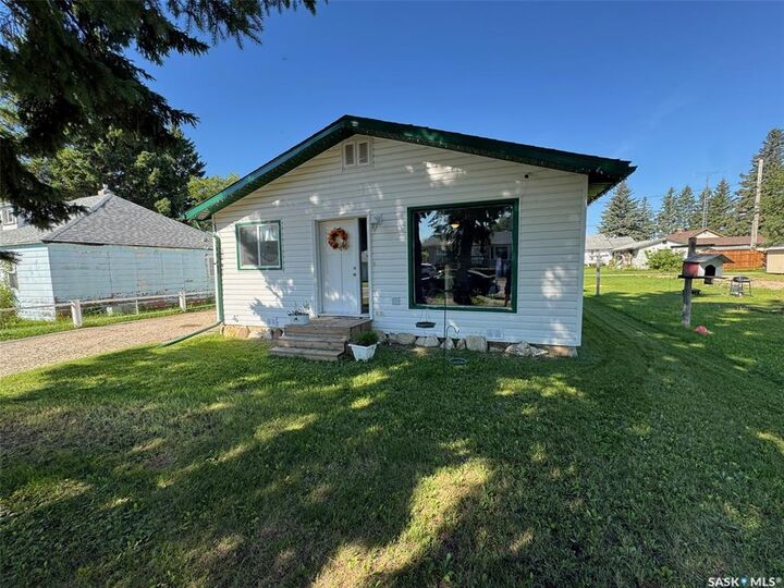 Property Photo:  116 Elizabeth Avenue  SK S0K 2Z0 