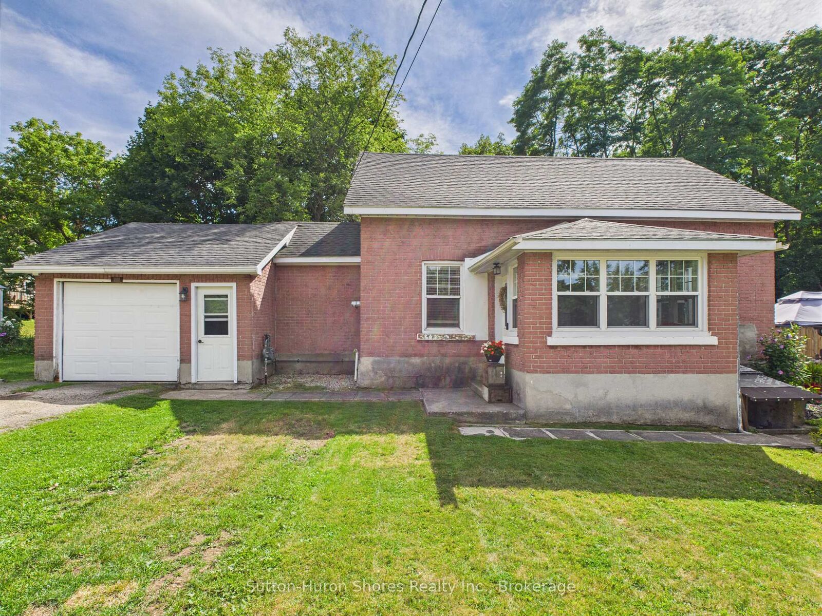 Property Photo: 24 Market Street ON N0H 2N0