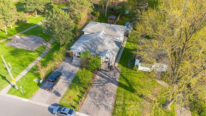 Property Photo:  569 Veterans Road  ON L1H 3N6 