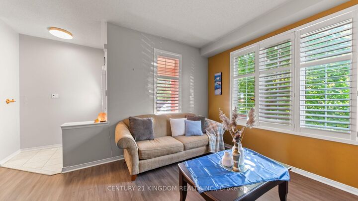 Photo de la propriété:  35 Haskell Avenue  ON L1T 4Y8 