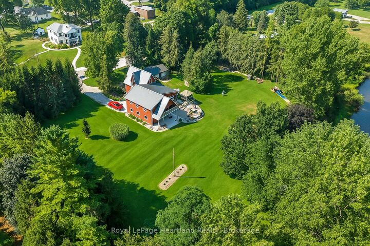 Property Photo: 1043 Queen Street ON N0G 2X0