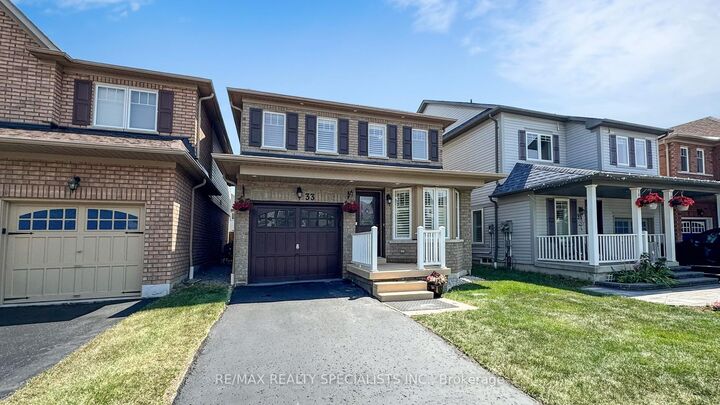 Property Photo:  33 Donlevy Crescent  ON L1R 0B9 