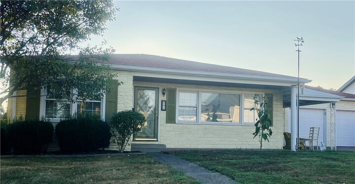Property Photo:  301 15th Ave  PA 15010 