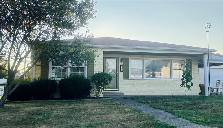 Property Photo:  301 15th Ave  PA 15010 