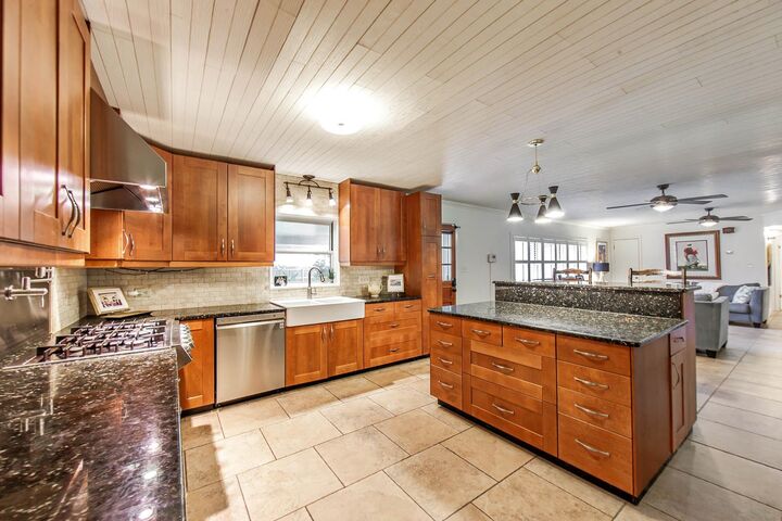 Property Photo:  105 General Lee Street  LA 70360 