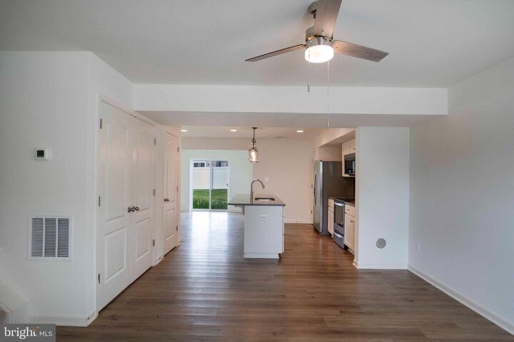 Property Photo: 15 Pitch Pine Ct WV 25413
