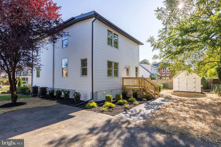 Property Photo:  703 National Avenue  VA 22601 