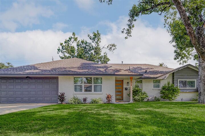 Property Photo: 8918 Springview Lane TX 77080