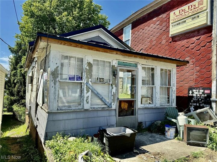 Property Photo: 805 Rigby Street OH 43920