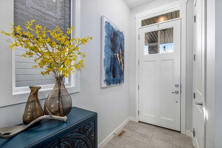 Property Photo:  10 Cranbrook Hill SE  AB T3M 2K8 