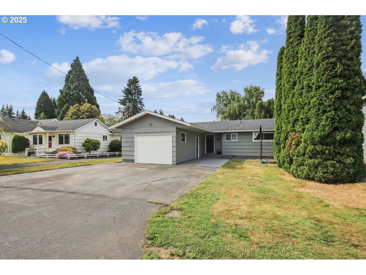 Property Photo:  3319 Pine St  WA 98632 