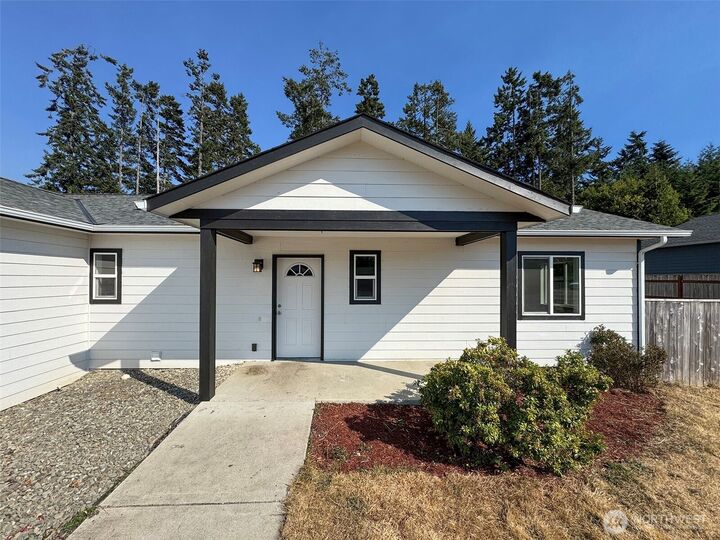 Property Photo: 1501 Pendley Court WA 98363