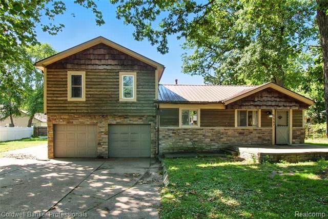 5567 Eldridge Drive  Waterford Twp MI 48327 photo