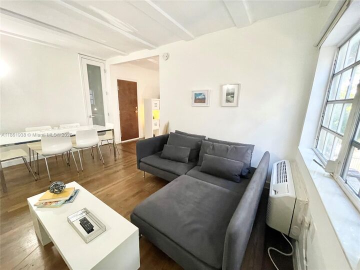Property Photo: 439 15th St 18 FL 33139